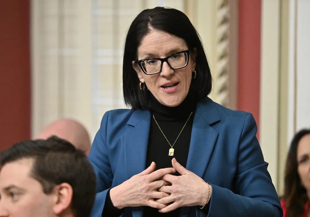 Cover Image for Quebec new French curriculum delay 2027: Impacts and outlook